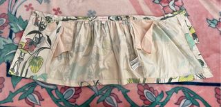 Falda H&M floral beige y verde