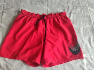 Lote 3 bañadores y 1 pantalón corto