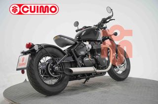 TRIUMPH BONNEVILLE BOBBER