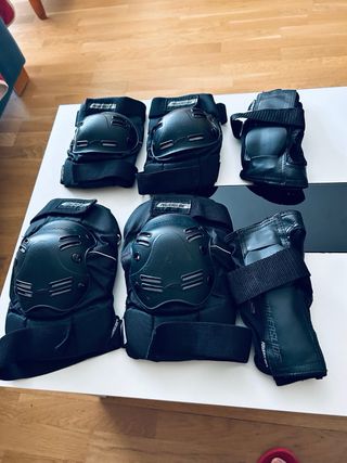 Patines en línea Oxelo pie 44 + Protección y bolsa