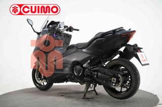 YAMAHA TMAX 560