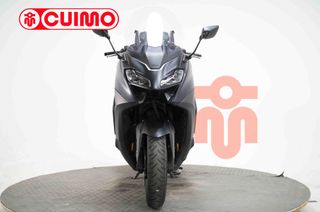 YAMAHA TMAX 560