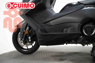 YAMAHA TMAX 560