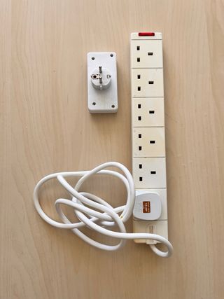 Regleta 6 enchufes UK + Adaptador EU