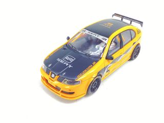 Coche Slot Scalextric Seat Leon Club 2004