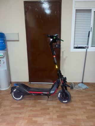 Patinete Eléctrico con Luces LED