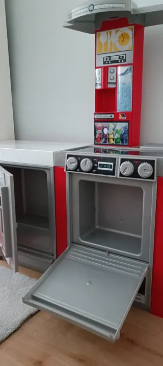 Cocina de juguete roja con accesorios Molto