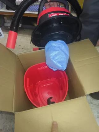 Aspirador Profesional Agua y Polvo 1000W, 10L