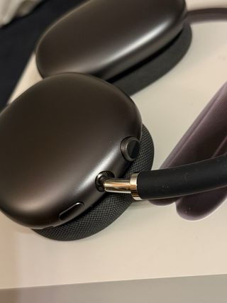 AirPods Max de primera generación con cable Lightning