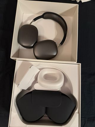 AirPods Max de primera generación con cable Lightning