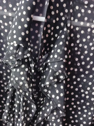 Blusa lunares volantes
