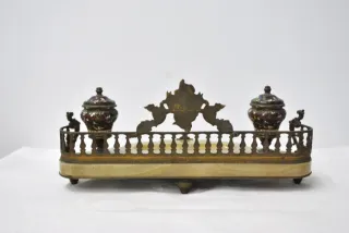 Antigua escribanía de ónix y cloisonné