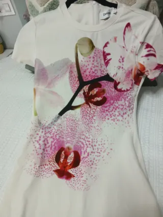 Vestido Desigual floral blanco y rosa