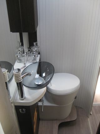 Autocaravana !!seminueva!! Benimar T-494 isla 5p