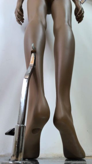 Maniquí realista de mujer femenino