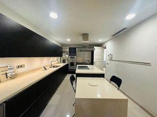 Casa adosada en alquiler en Nagüeles Alto en Marbella