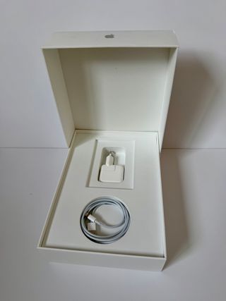 iPad 6ª Generación 32GB + Caja original + Cargador