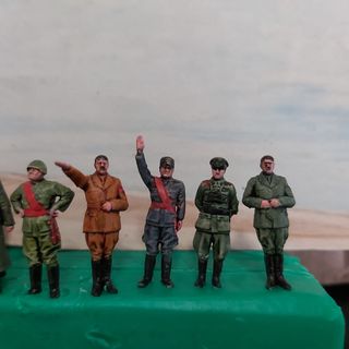 1. Personajes Históricos IIGM 1/72
