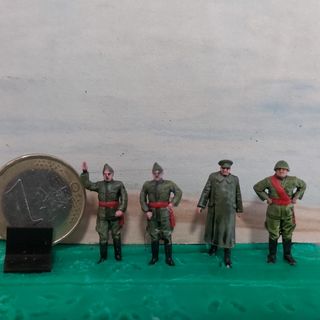 1. Personajes Históricos IIGM 1/72