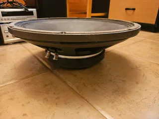 Altavoz profesional JBL 2220H