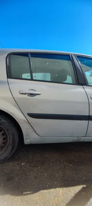 Puerta Trasera Derecha Renault Megane II