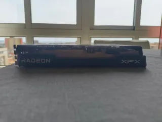 AMD RX 6600 XT Tarjeta Gráfica