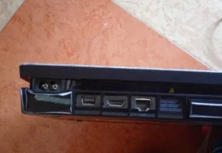 PS4 (PlayStation 4) Negra + 1 Mando
