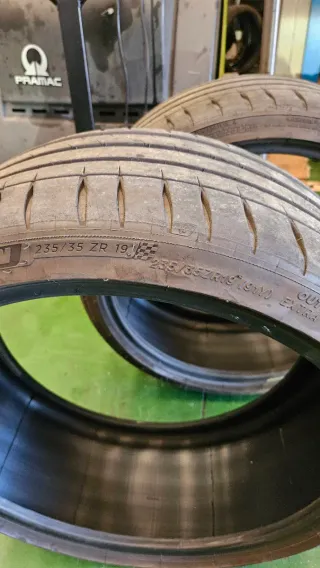 Neumático Michelin Pilot Sport 4S 235 35 19