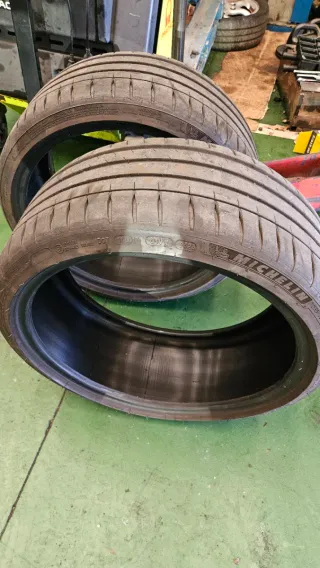 Neumático Michelin Pilot Sport 4S 235 35 19