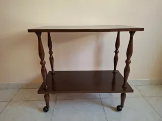 Mesa auxiliar con ruedas madera