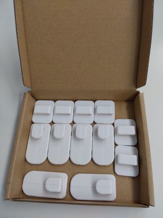 SNAGAROG Organizador para Mandos TV de Pared, 6 Porta Mandos Adhesivos de Plástico Blanco con Buena Adherencia Gancho para Mando