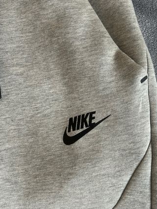 Pantalón Nike Tech Fleece Gris Talla XS