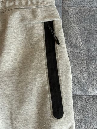 Pantalón Nike Tech Fleece Gris Talla XS