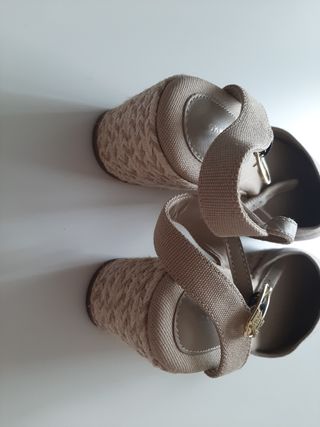 Sandali Tommy Hilfiger beige zeppa