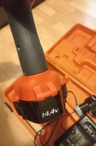 Taladro Atornillador Maktec 14.4V + Cargador