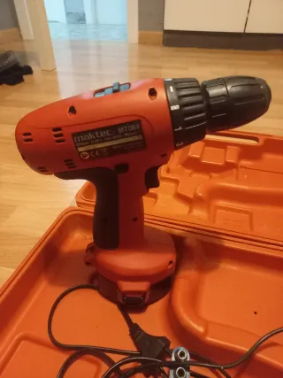 Taladro Atornillador Maktec 14.4V + Cargador