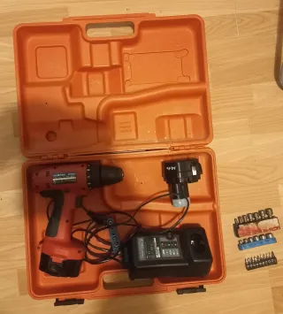 Taladro Atornillador Maktec 14.4V + Cargador