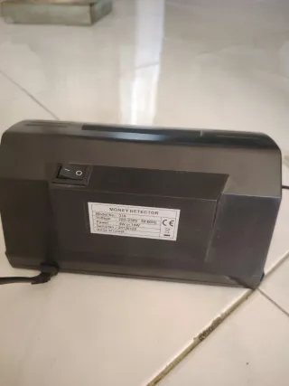 Rilevatore Banconote Luce UV