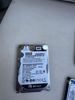 4 Discos Duros 2.5 320GB, 2x 500GB, 1TB