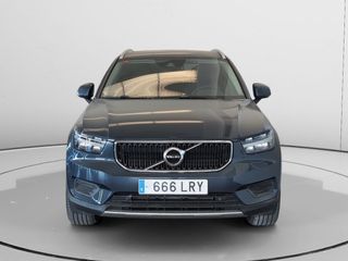 Volvo XC40 Momentum Pro