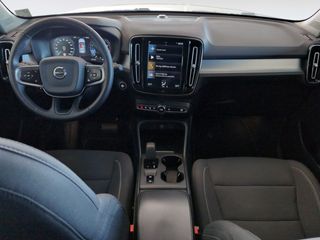 Volvo XC40 Momentum Pro