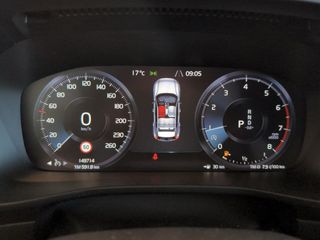 Volvo XC40 Momentum Pro