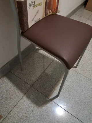 Silla de cocina con funda estampada