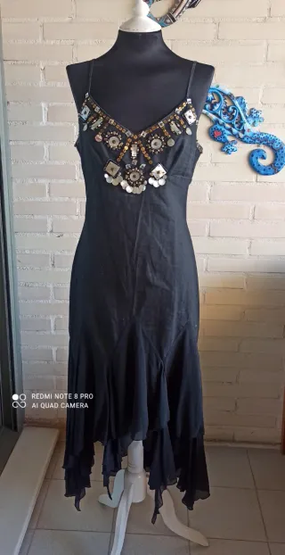 Vestido fiesta Derhy negro con pedrería