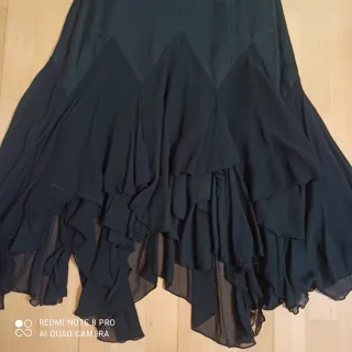 Vestido fiesta Derhy negro con pedrería