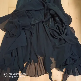 Vestido fiesta Derhy negro con pedrería