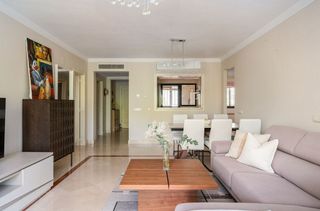 Piso en venta en Nueva Andalucía centro en Marbella