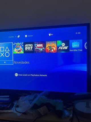 PS4 Fat 500 GB Blanca y Negra con Vue instalado.