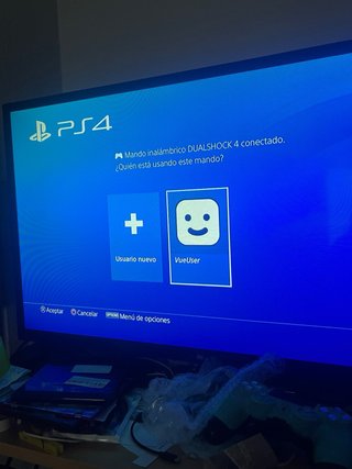 PS4 Fat 500 GB Blanca y Negra con Vue instalado.