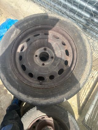 4 Llantas de Hierro Citroen Berlingo con cubierta